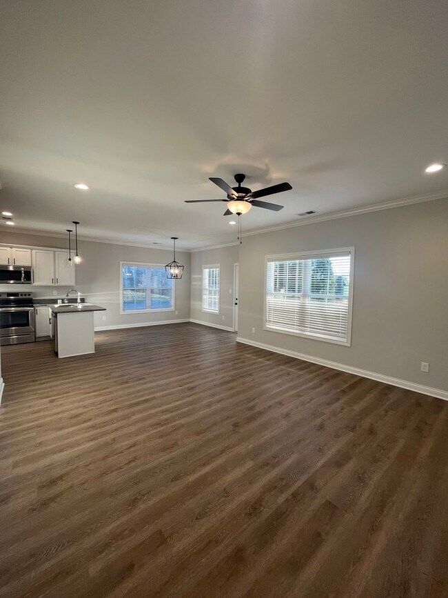 Building Photo - 6492 Fortuna Ave