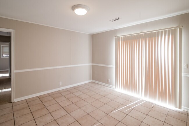 Building Photo - 108 Henrietta Dr