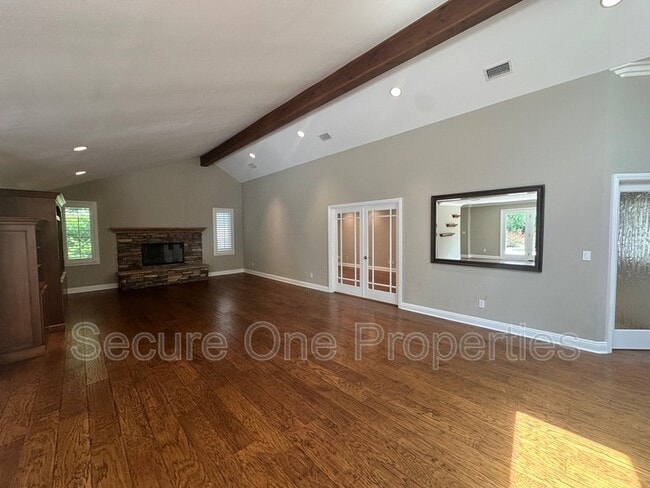Building Photo - 1695 Berkshire Dr