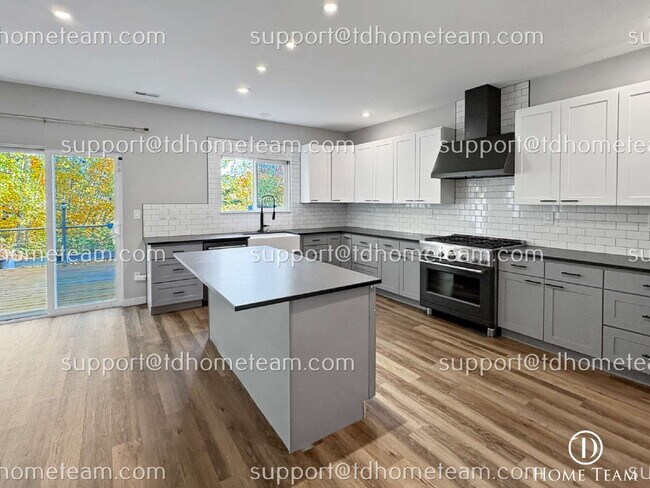 Building Photo - "Spacious 3-Bed Oasis in Kent with Elegant...