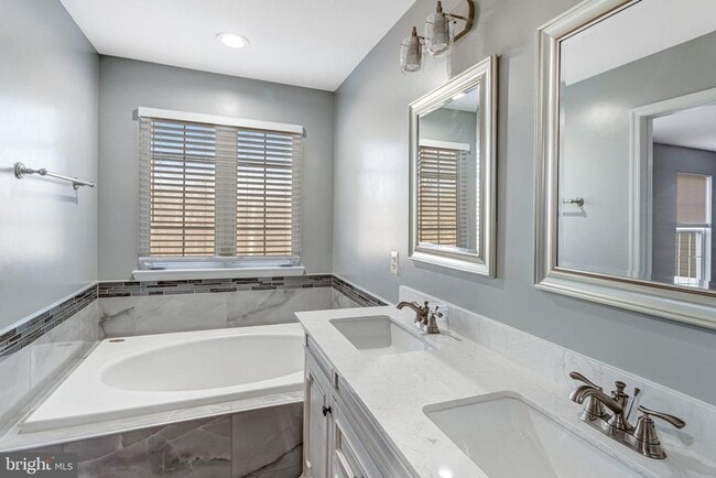 Building Photo - 2594 Sylvan Moor Ln