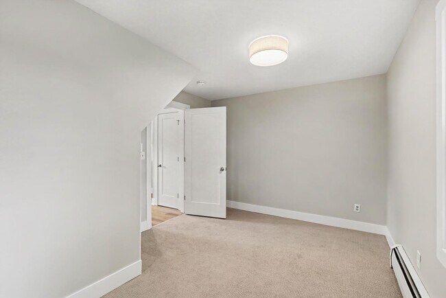 Building Photo - 8112 72nd Ave