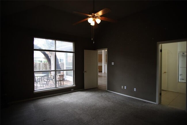 Building Photo - 403 N Blue Ridge Pkwy