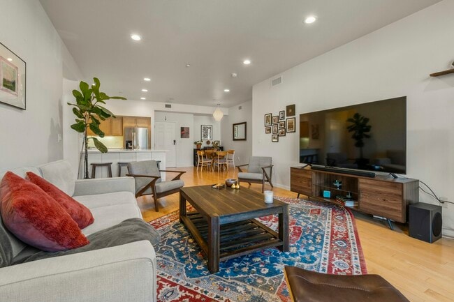 Building Photo - 21 N 2nd St