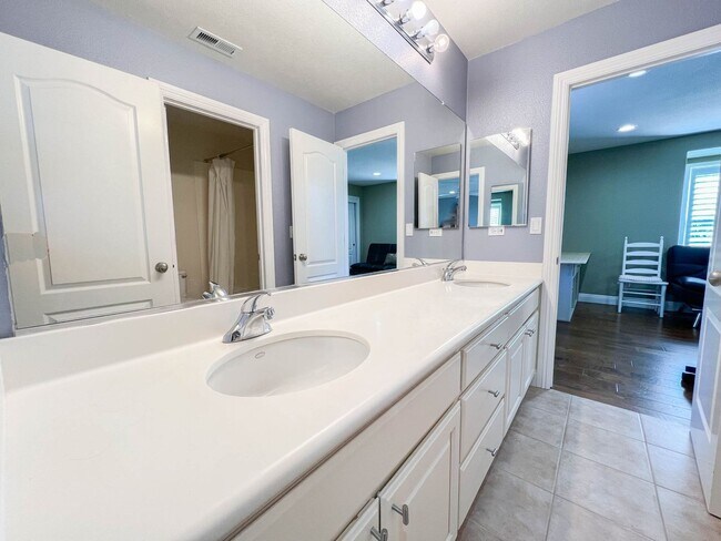 Building Photo - Spacious San Ramon Windemere Home.