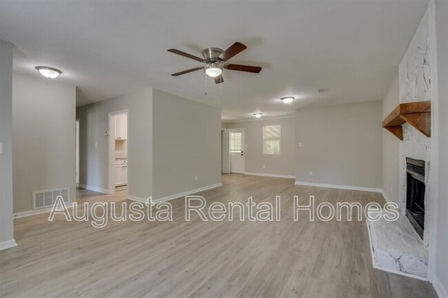 Building Photo - 2317 Woodsman Dr