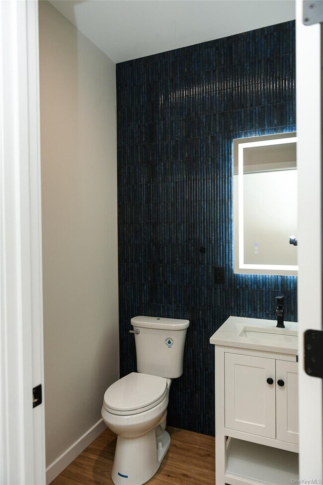 Building Photo - 135 E Park Ave