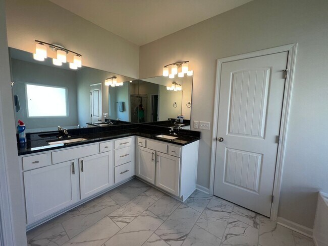 Building Photo - 105 Keats Grove Ct