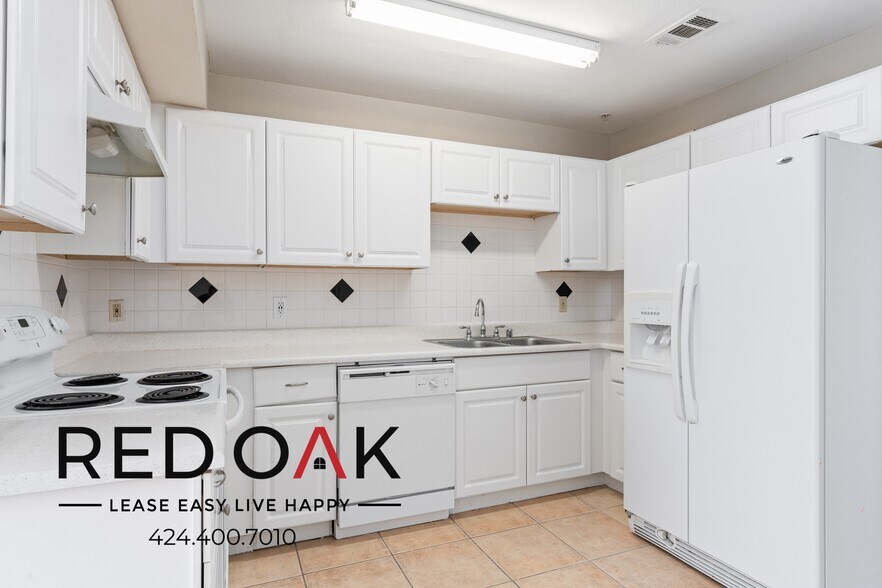 Building Photo - 32450 Candlewood Dr