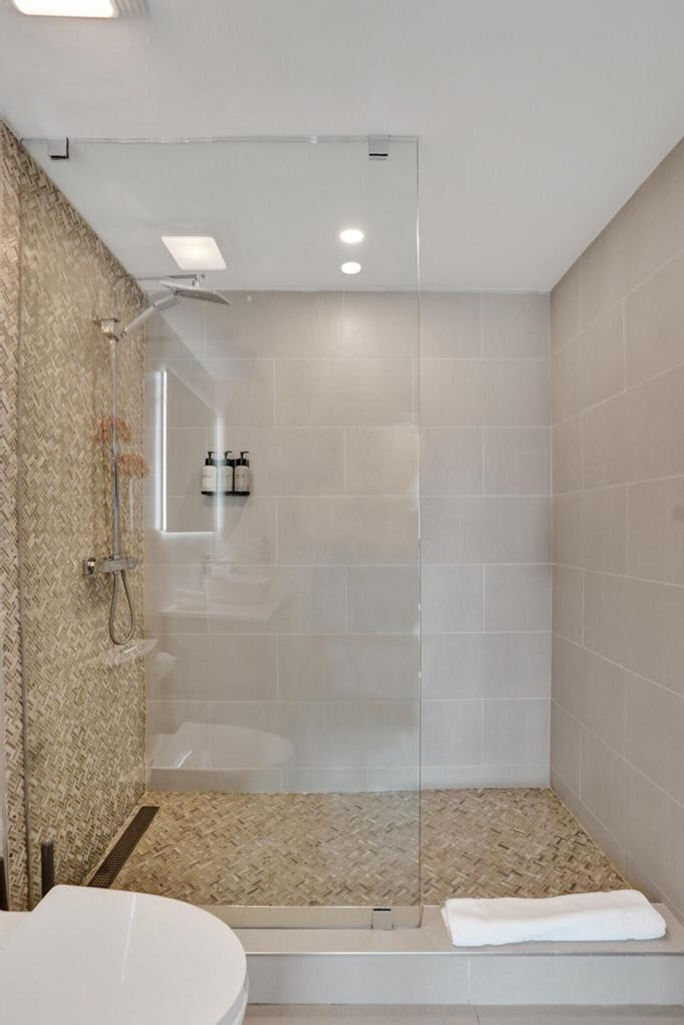 Building Photo - 2889 McFarlane Rd