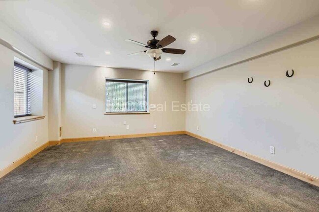Building Photo - 5260 Wyandot St