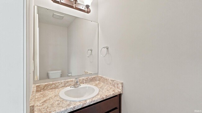 Building Photo - 422 Heyford Ct