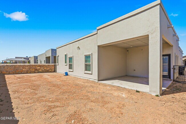 Building Photo - 13580 Lawkland St