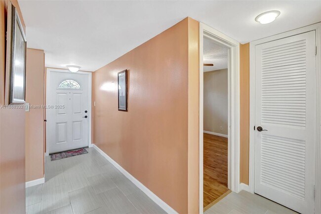 Building Photo - 8980 S Hollybrook Blvd