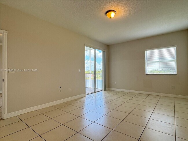 Building Photo - 10730 NW 66th St