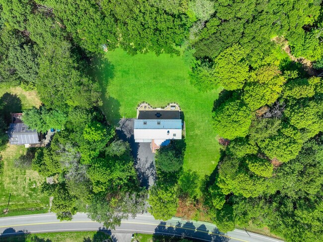 Building Photo - 338 Clove Rd