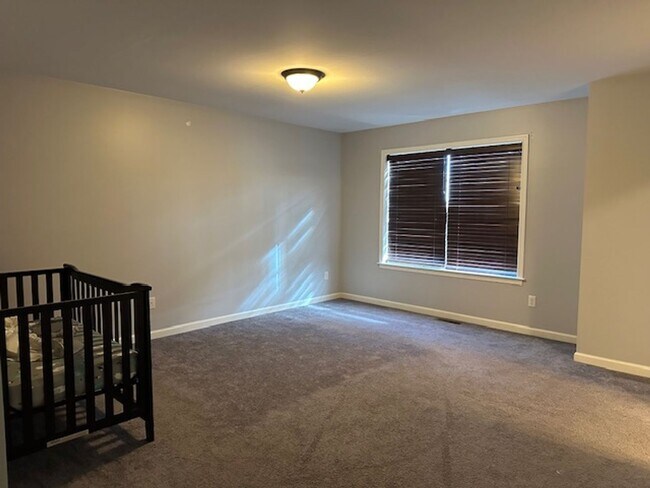 Building Photo - 1841 Vista Dr