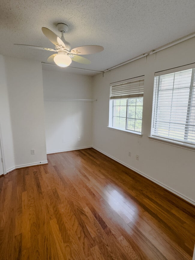 Building Photo - 7305 Netherlands Ln