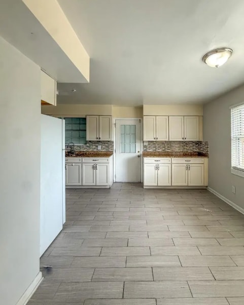 Building Photo - 8xxx Barrett Pl