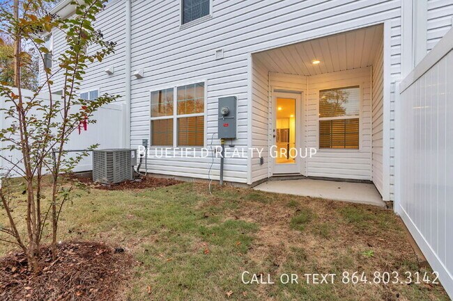 Building Photo - 808 Harper St