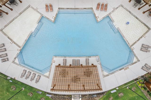 Building Photo - 15205 Bullfighter Blvd