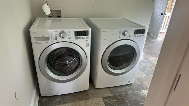 Building Photo - 1721 Westwood Ave SW