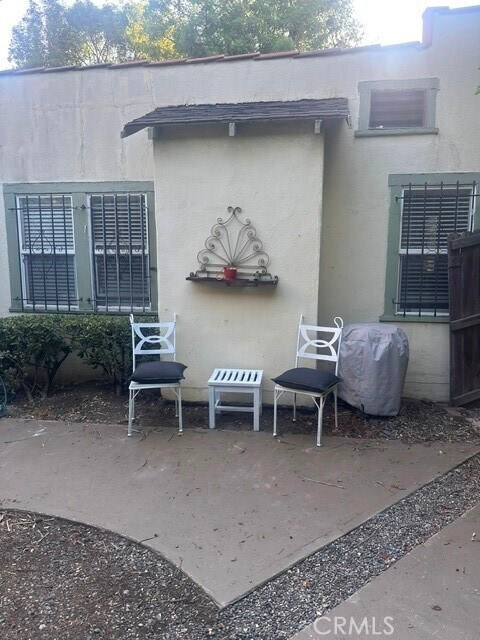 Building Photo - 1250 N Citrus Ave