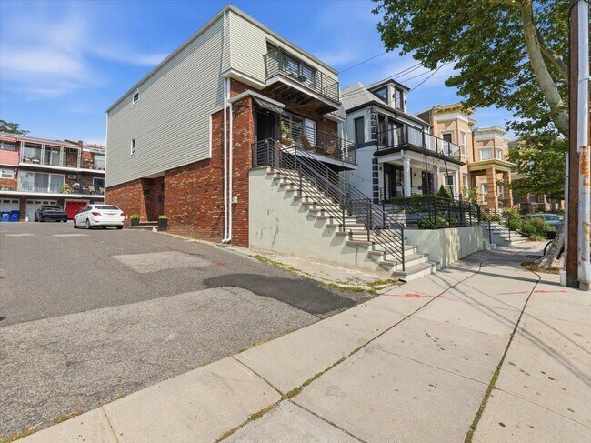 Building Photo - 59 Hauxhurst Ave