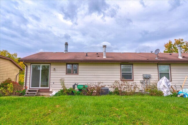 Building Photo - 1329/1331 S Thompson Dr