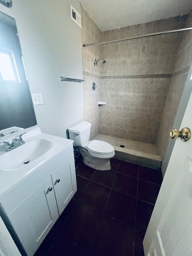 Building Photo - Lock in ($2100) off February 2026  if you move-in by December 29, 2025.