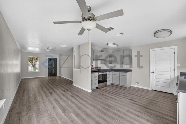 Building Photo - 10707 Shaenview