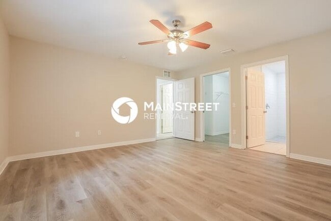 Building Photo - 3 Bedroom Pet-Friendly Home in north port,...