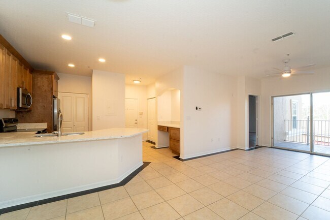 Building Photo - 3/2 Apartment with Garage