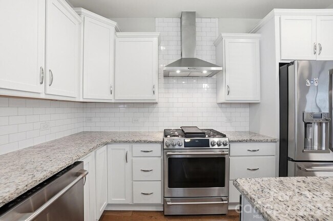 Building Photo - 6532 Wildbrook Dr