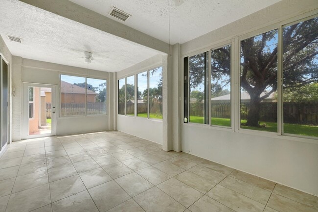 Building Photo - 2426 SE Betty Rd