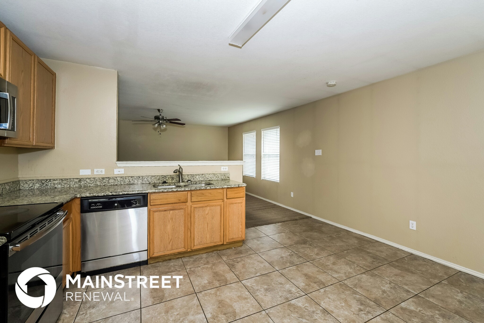 Building Photo - 1100 W Cottonwood Dr