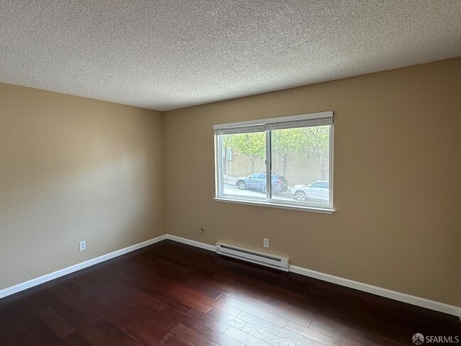 Building Photo - 1360 Lyon St