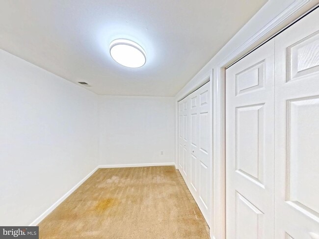 Building Photo - 1012 Loxford Terrace