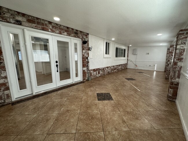 Building Photo - 4611 Harrison St