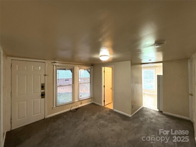 Building Photo - 1433 Pecan Ave