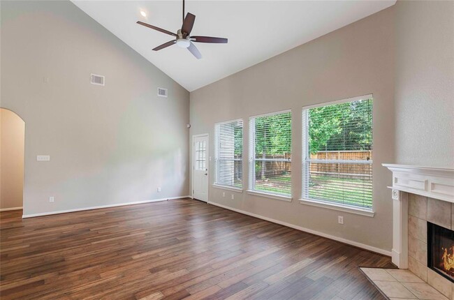 Building Photo - 6 Colewood Ct