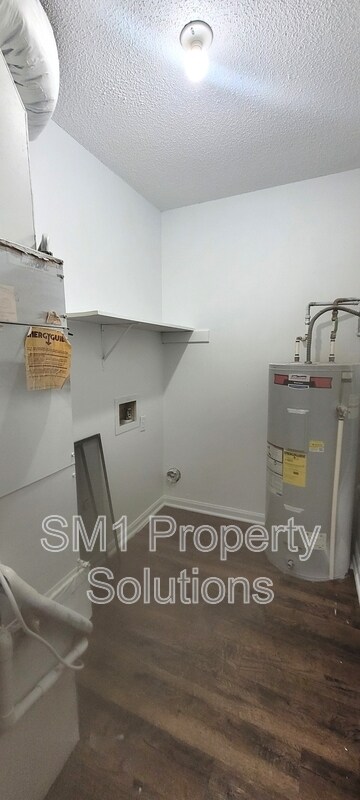 Building Photo - 2505 Green Oaks Ct SE