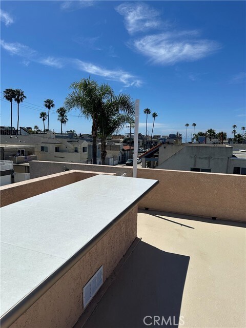 Building Photo - 223 20th St