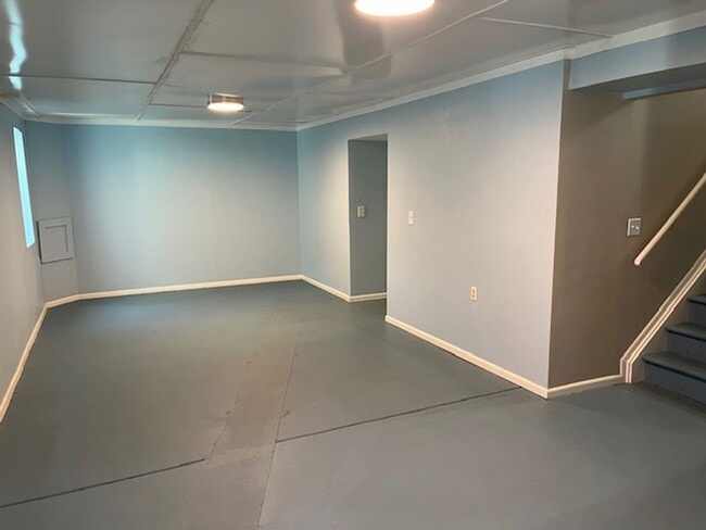 Building Photo - Lovely 5-bedroom, 2-1/2 bath home.  Centrally-located in Longmont with convenient access to shopp...