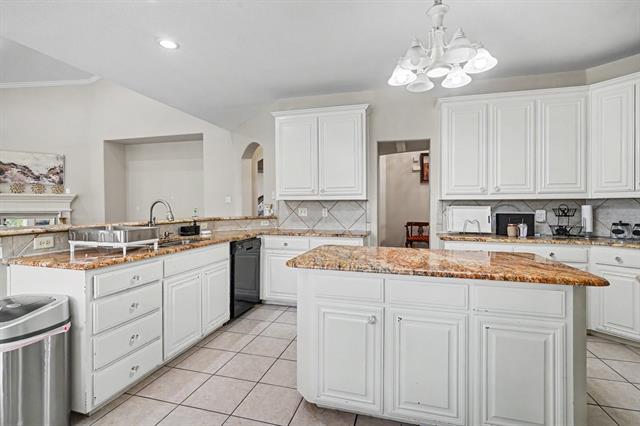 Building Photo - 8660 Lariat Cir