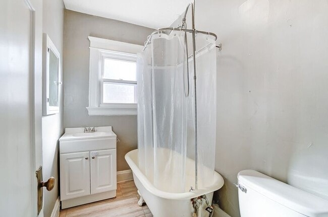 Building Photo - 3636 Besuden Ct