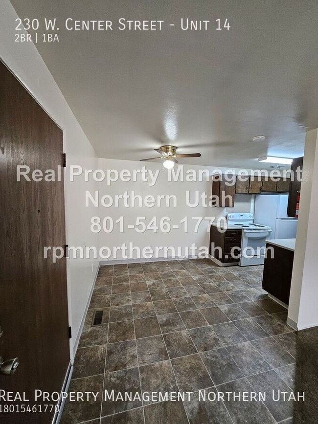 Building Photo - 2 Bedroom 1 Bath Bountiful Apartment Now A...