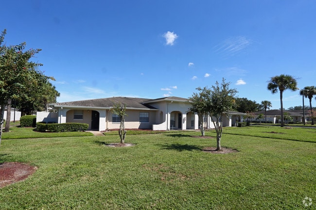 Building Photo - Summit West