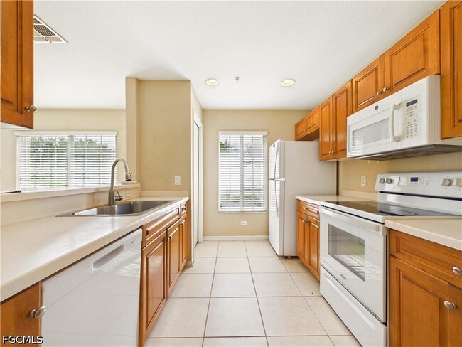 Building Photo - 9440 Ivy Brook Run