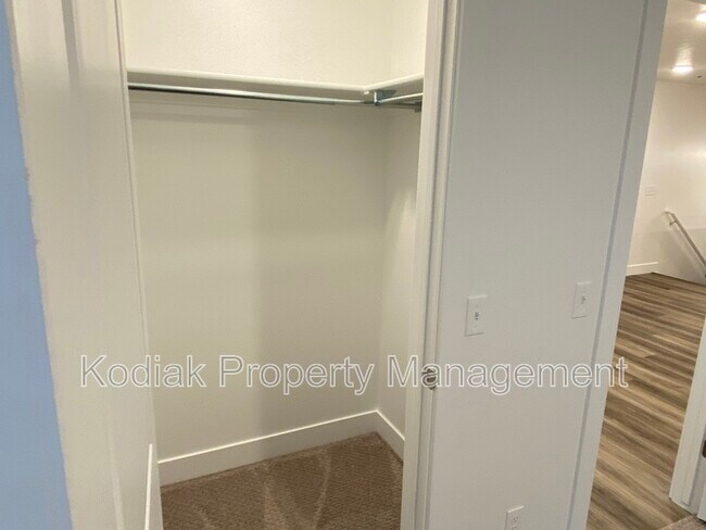 Building Photo - 1130 N 1920 W